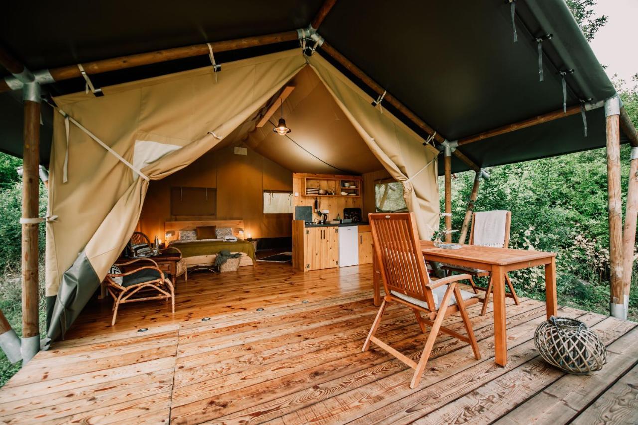 Hoopoe Glamping Hotel เวียร์ปาซาร์ ภายนอก รูปภาพ