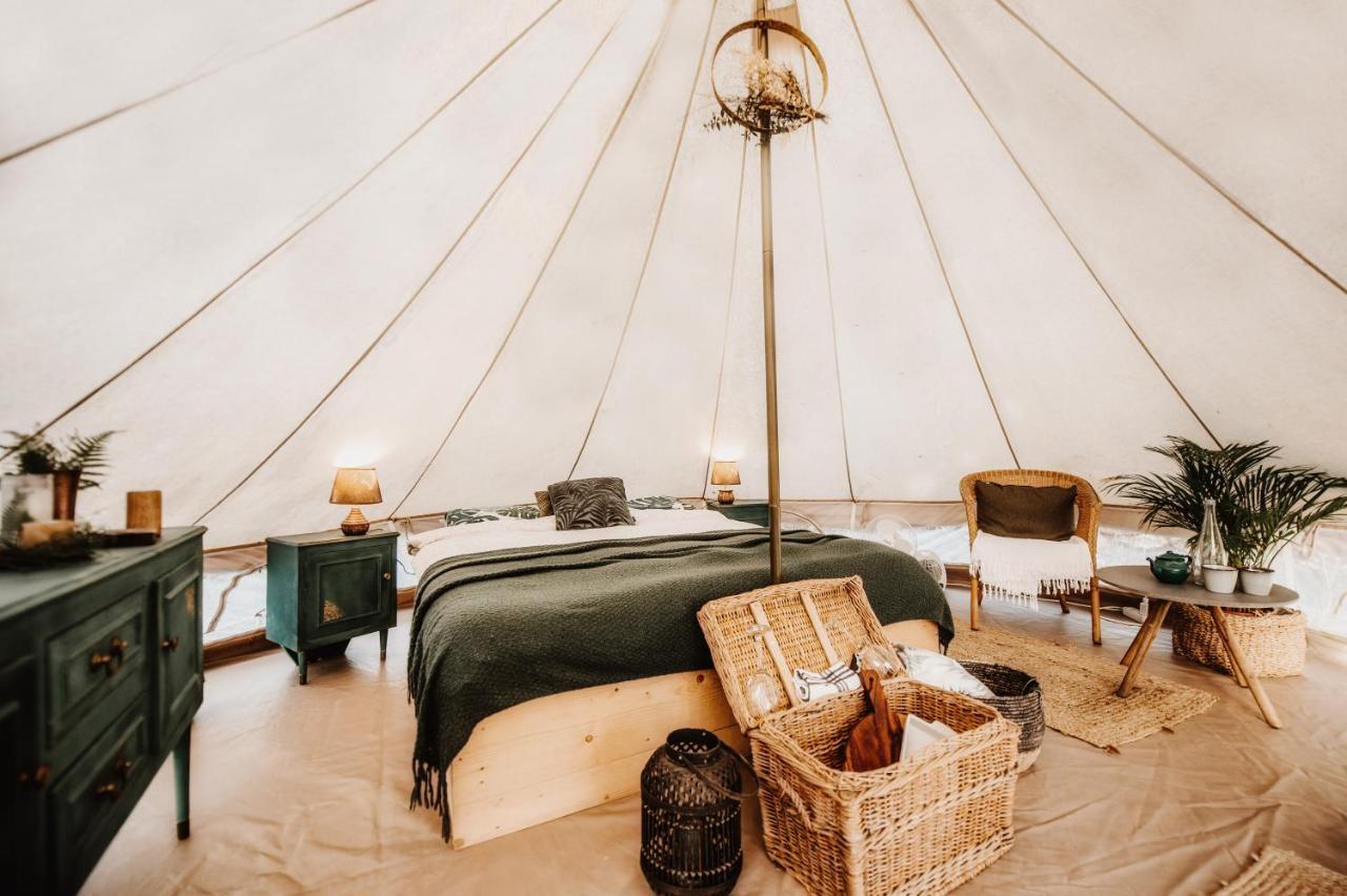 Hoopoe Glamping Hotel เวียร์ปาซาร์ ภายนอก รูปภาพ