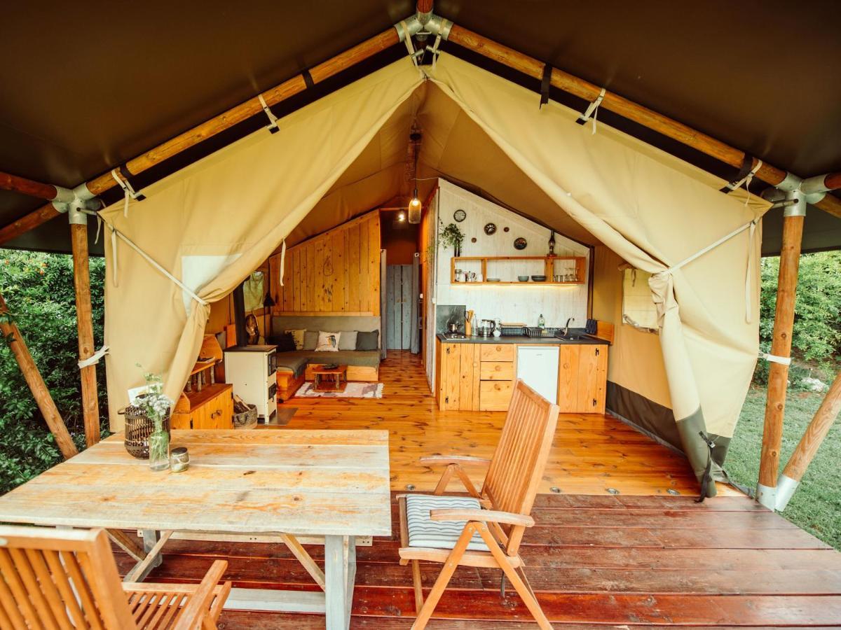 Hoopoe Glamping Hotel เวียร์ปาซาร์ ภายนอก รูปภาพ