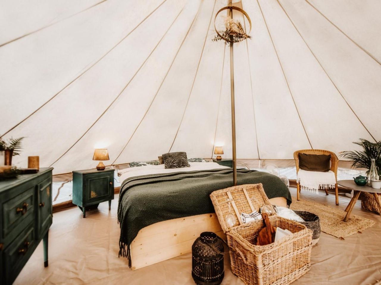 Hoopoe Glamping Hotel เวียร์ปาซาร์ ภายนอก รูปภาพ