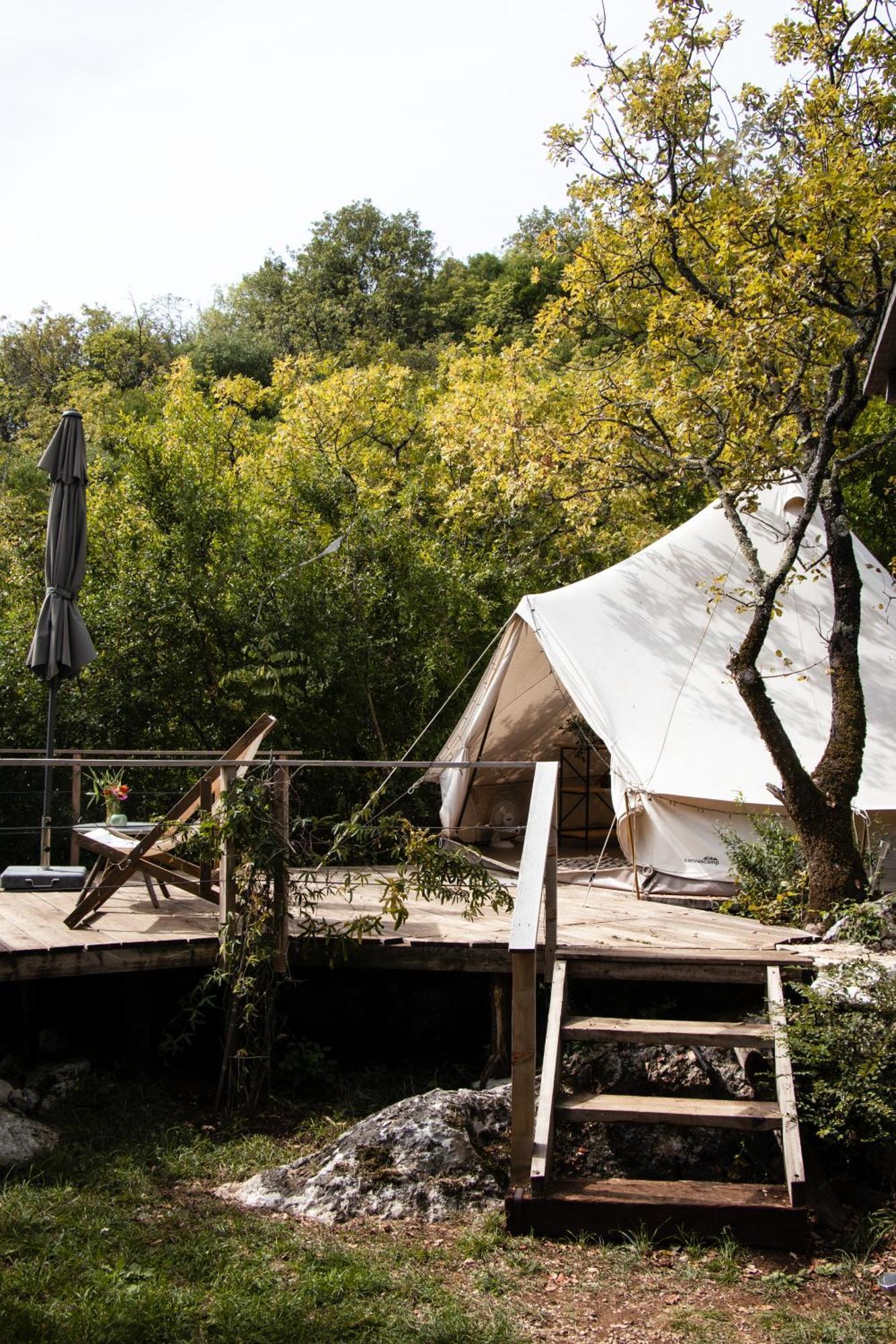 Hoopoe Glamping Hotel เวียร์ปาซาร์ ภายนอก รูปภาพ