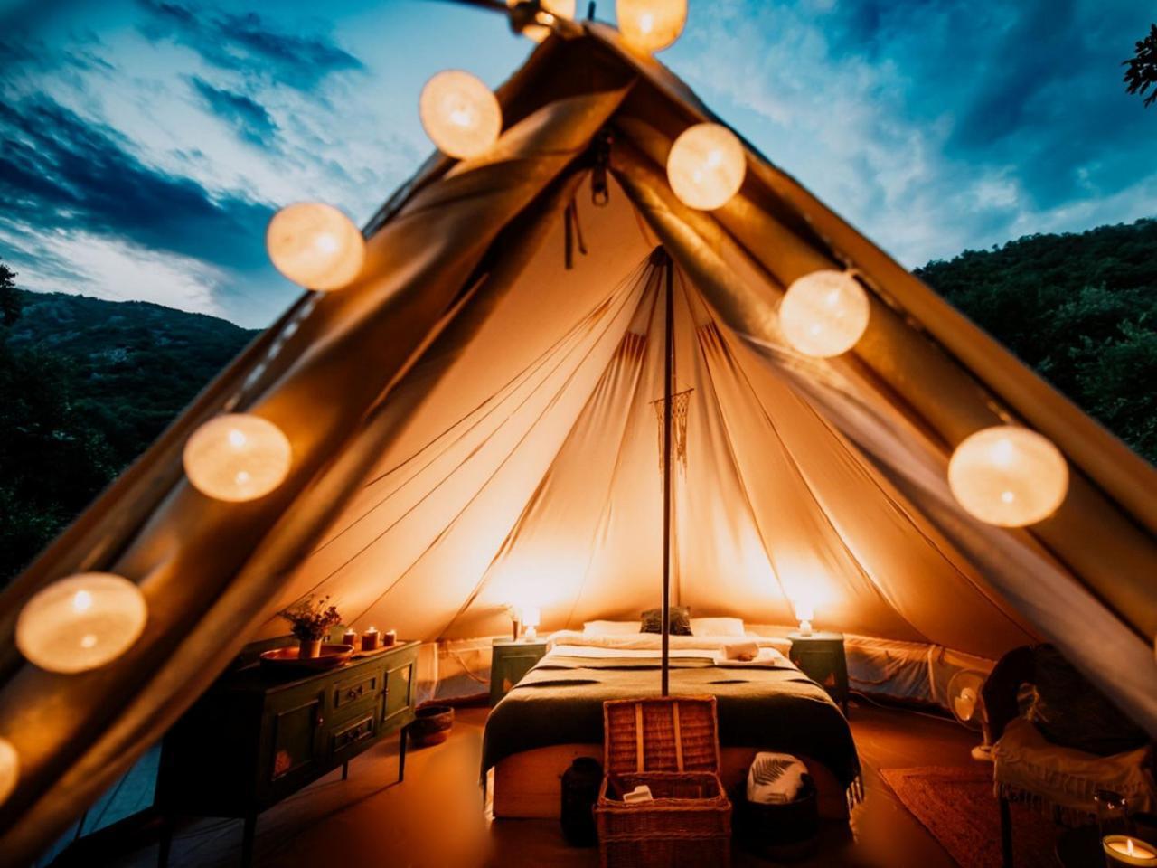 Hoopoe Glamping Hotel เวียร์ปาซาร์ ภายนอก รูปภาพ
