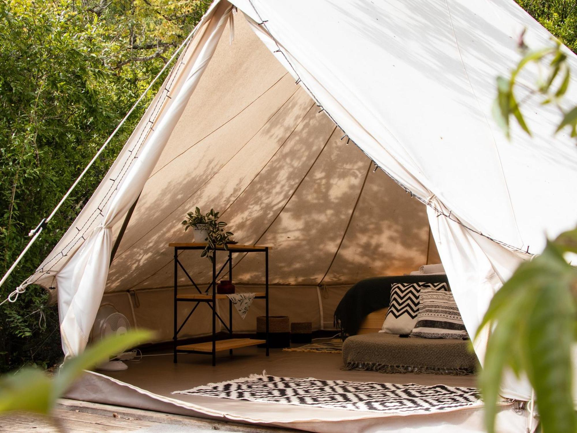 Hoopoe Glamping Hotel เวียร์ปาซาร์ ภายนอก รูปภาพ