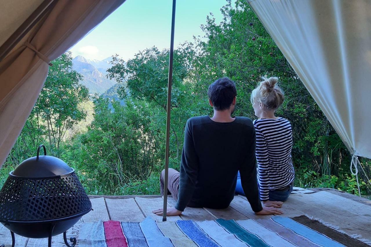 Hoopoe Glamping Hotel เวียร์ปาซาร์ ภายนอก รูปภาพ