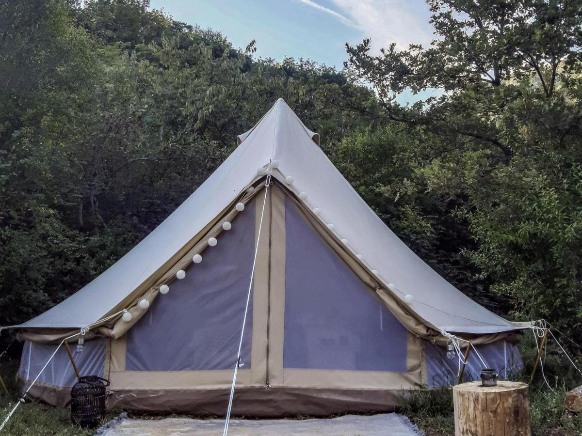 Hoopoe Glamping Hotel เวียร์ปาซาร์ ภายนอก รูปภาพ
